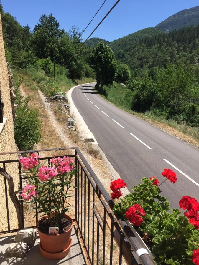 Bed and Breakfast Mas De La Pauze Reilhanette Экстерьер фото